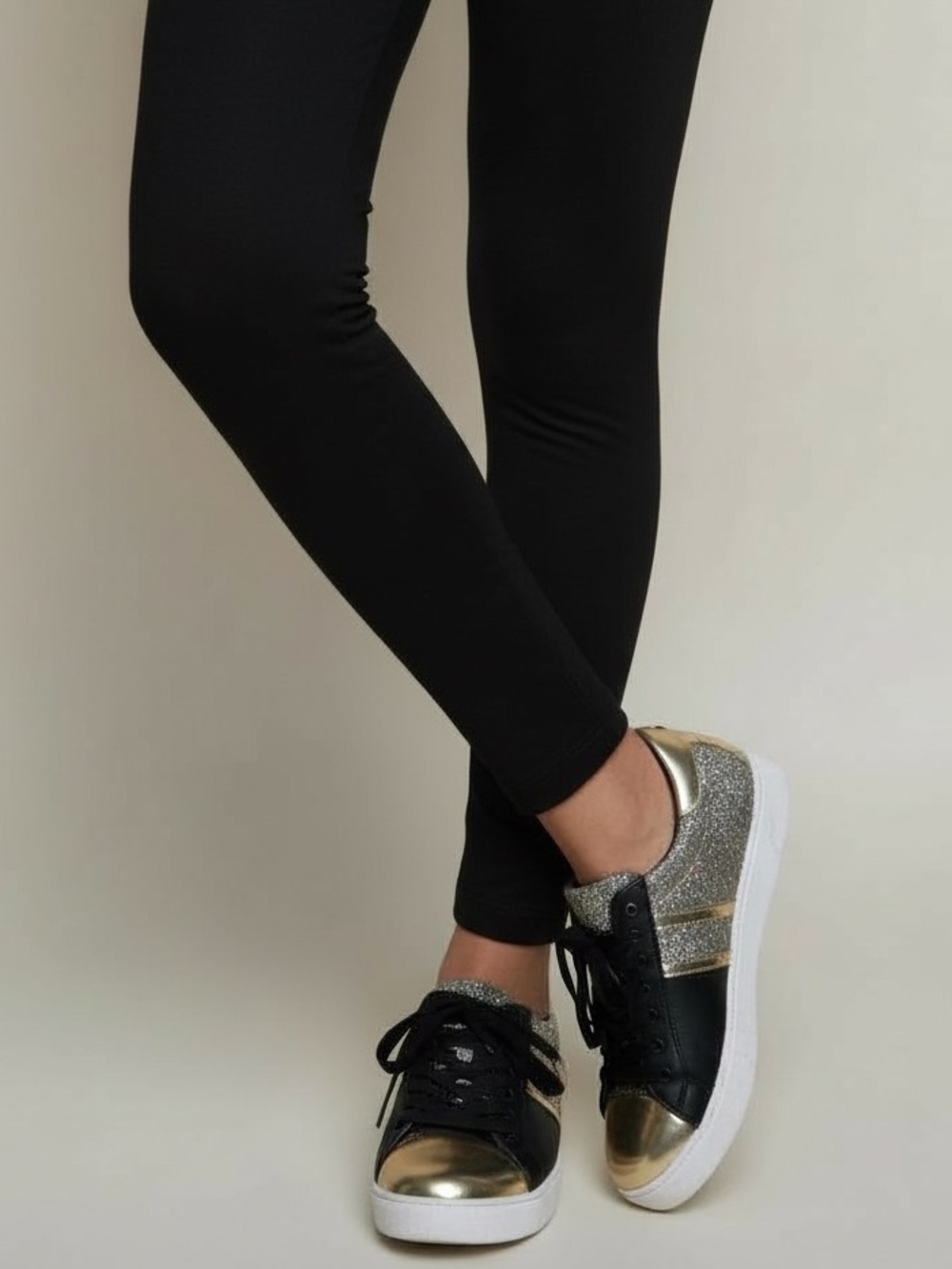 MK new Keaton Stripe Sneaker w/ Glitter Chain Mesh + Box - Picture 4 of 15
